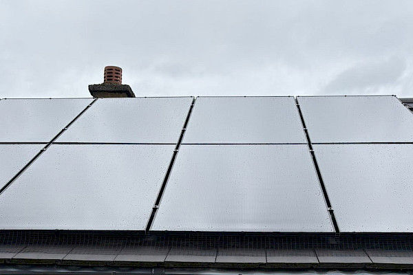 Plug-in solar vs rooftop solar